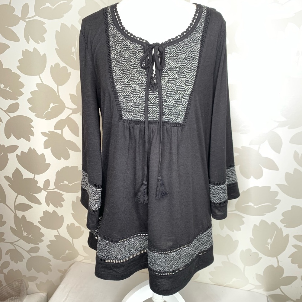 Danielrainn | Black Tie-Top Blouse